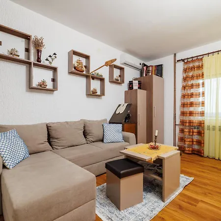 Stupar Apartment *
